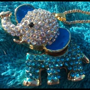 💙Precious💙 Betsey Johnson Necklace